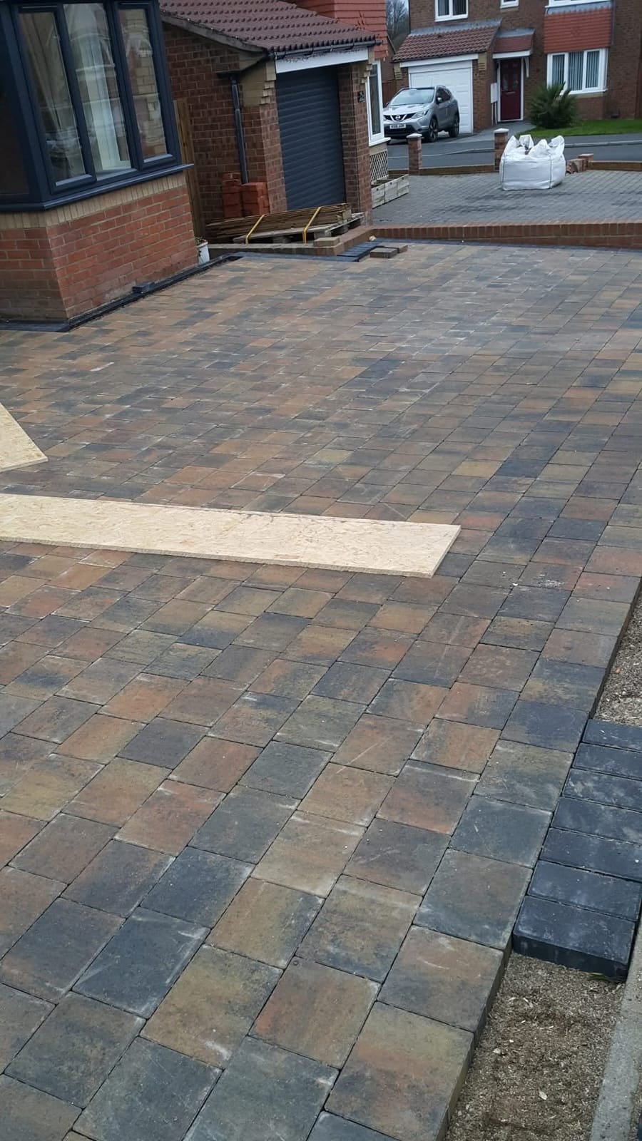 Block paved driveway laid by Ashurst and Sons Roofing